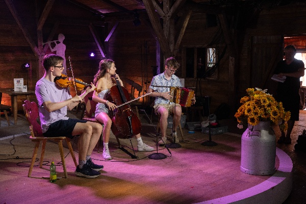 Proben für die SRF-Fernsehsendung Potzmusig